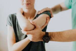 Osteopath vs Physiotherapist Home Visit: Which Do You Need?